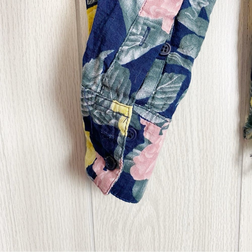 Umgee | Navy Blue Floral Button Down Long Sleeve Size Medium - Picture 7 of 13